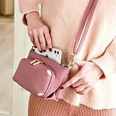 CHENSON 尼龍真皮5口袋手機包斜背包(CG83696-P) 粉