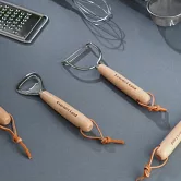 【日本青芳製作所】天然木把 不鏽鋼 削皮器