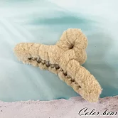 【卡樂熊】暖暖毛絨交叉造型抓夾(六色)- 奶茶棕