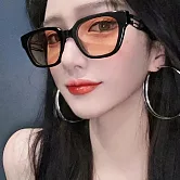 seoul show首爾秀 韓版鉤環小方形太陽眼鏡UV400墨鏡 D605  黑框茶片