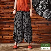 【潘克拉】清雅菊花印花八角褲-F　FREE黑