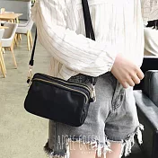 Apple Green 輕量尼龍斜背包(黑)