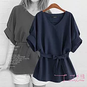 【Lockers 木櫃】V領純色腰帶短袖棉麻上衣-2色_藏青色