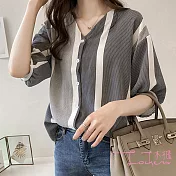 【Lockers 木櫃】韓風V領亞麻拚色條紋上衣(3色)灰黑色
