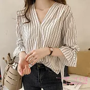 【Lockers 木櫃】氣質系帶七分喇叭袖V領寬鬆條紋襯衫-3色黑條紋