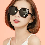 【ALEGANT】極光黑鏤空設計復古名媛款寶麗來偏光墨鏡/UV400太陽眼鏡