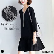 【MsMore】羅馬假期閃耀V領修身大碼百摺顯瘦長袖洋裝#105902M黑