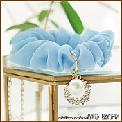 『坂井．亞希子』優雅氣質雪紡珍珠鑲鑽墜飾造型髮圈 -水藍色