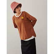 【慢。生活】笑臉刺繡前短後長寬版休閒T恤 10730　 FREE 焦糖色