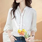 【MsMore】 白色襯衫法式洋氣寬鬆別緻襯衣蕾絲領長袖短版上衣# 115793 M 白色