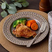 【日本Minoru】Lace優雅職窯 陶瓷淺盤23cm ‧ 深褐棕