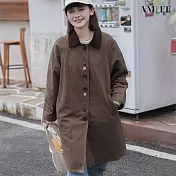 【AMIEE】PURE 不規則排扣長版大衣外套(咖啡色/S-M/KDCQ-B735) M 咖啡色