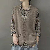 【慢。生活】V領捲邊口袋開扣針織馬甲背心 26964  FREE 淺卡