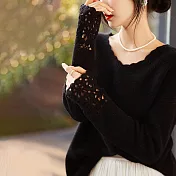 【MsMore】 小花邊軟糯傾心長袖V領套頭針織衫短版上衣# 118914 FREE 黑色