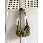 O-ni O-ni新款精選優質高級寬帶大容量時尚流行餃子包(品質嚴選保證)(b6053) 軍綠色