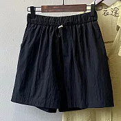 【衣途】百搭寬鬆A字高腰短褲(KDPY-9729) L 黑色