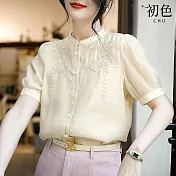 【初色】珍珠刺繡氣質立領輕薄透氣短袖襯衫上衣-米白色-69438(M-2XL可選) XL 米白色