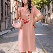 【MsMore】 刺繡國風新中式冰絲連身裙短袖長版直筒顯瘦洋裝# 122347 L 粉紅色