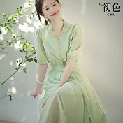 【初色】純色收腰顯瘦休閒百搭荷葉邊V領短袖連衣裙A字裙洋裝-綠色-33821(M-2XL可選) M 綠色