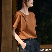 【MsMore】 新中式刺繡簡約時尚T恤圓領立體盤扣蝴蝶短袖短版上衣# 122657 2XL 黃色