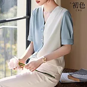 【初色】撞色拼接顯瘦V領單排扣泡泡袖短袖襯衫上衣女上衣-藍白色-35337(M-3XL可選) M 藍白色