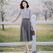 【初色】純色簡約輕薄長袖襯衫上衣女上衣+休閒顯瘦百摺半身裙中長裙套裝-淺灰衣灰裙-11265(M-XL可選) M 淺灰衣灰裙