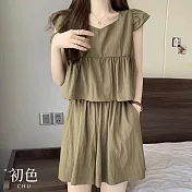 【初色】氣質風綁帶V領飛飛袖大碼上衣女上衣+純色寬鬆闊腿短褲套裝-共3色-11430(M-4XL可選) M 綠色