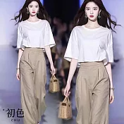 【初色】簡約氣質百搭圓領T恤短上衣女上衣+簡約氣質修身休閒褲寬褲長褲套裝-白衣咖褲-12212(M-2XL可選) M 白衣咖褲