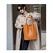 O-ni O-ni全新品精選優質頭層牛皮超大空間輕巧大容量休閒鬆弛感百搭大包包子母袋購物包款水桶包(品質保證)(bag-6115) 焦糖色