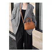 O-ni O-ni全新品精選優質頭層牛皮超大空間輕巧大容量百搭小旅行實用名媛最愛波斯頓包(品質保證)(bag-6117) 焦糖色