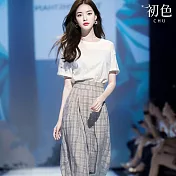 【初色】簡約遮肉顯瘦圓領短袖五分袖上衣女上衣+格紋A字裙中長裙半身裙套裝-白色-36078(M-2XL可選) M 白色
