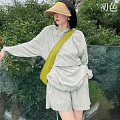 【初色】純色輕薄透氣防曬外套女外套+涼爽抽繩休閒褲寬褲短褲套裝-共2色-13134(M-2XL可選) M 綠色
