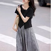 【MsMore】 開叉短袖T恤A字格紋半身裙兩件式套裝# 125377 M 黑色
