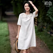 【初色】簡約質感風寬鬆純色花紋圓領短袖直筒裙中長連衣裙連身洋裝-白色-13164(M-XL可選) M 白色