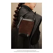 O-ni O-ni全新品精選優質頭層牛皮磨砂麂皮輕巧奢華多功能水桶包(品質保證)(bag-6128)  黑咖色