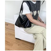 O-ni O-ni全新品精選優質皮革皺摺設計輕巧高級感腋下包(品質保證)(bag-6133) 黑色