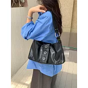 O-ni O-ni全新品精選優質皮革軟質皮帶造型大容量時尚同款腋下包(品質保證)(bag-6134) 黑色