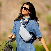 《TRAVELON》Roam雙層防盜斜背胸包 - 冰河灰