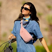 《TRAVELON》Roam雙層防盜斜背胸包 - 粉莓優格