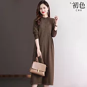 【初色】復古純色寬鬆圓領長袖排釦裝飾針織毛衣連衣裙連身洋裝長洋裝-共4色-15558(F可選) F 棕色