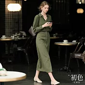 【初色】法式復古純色翻領長袖襯衫+休閒半身裙中長裙長裙套裝-綠色-16361(M-XL可選) M 綠色