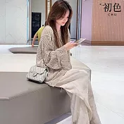 【初色】純色圓領長袖針織上衣女上衣+慵懶素色休閒褲寬褲長褲套裝-淺灰衣杏色褲-16360(F可選) F 淺灰衣杏色褲