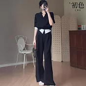 【初色】韓系V領長袖撞色拼接上衣女上衣+素色顯瘦休閒褲寬褲長褲套裝-共2色-16637(M-XL可選) M 黑色