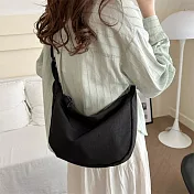 【HandStyle】側背包 韓系輕量慵懶月牙防水百搭斜背包(26055) _黑色