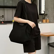 【HandStyle】側背包 極簡純色抓摺設計百搭帆布托特包(68055) _黑色