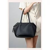 O-ni O-ni全新品精選優質頭層牛皮質感輕奢大容量休閒輕旅行實用高級工藝托特包(品質保證)(bag-6172) 黑色