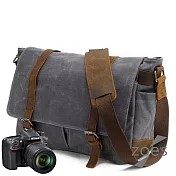 【Zoe’s】蠟染帆布搭瘋馬皮單眼戶外休閒相機包(品味灰)