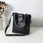 【SoLoMon 皮件設計】熟漾 簡扣隨身小包 水桶包黑色