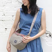 Bagcom 麻感收納斜肩包-麻麥條紋