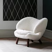 Finn Juhl Pelican Chair 鵜鶘椅（無釦 / 胡桃木 / 米白長羊毛）